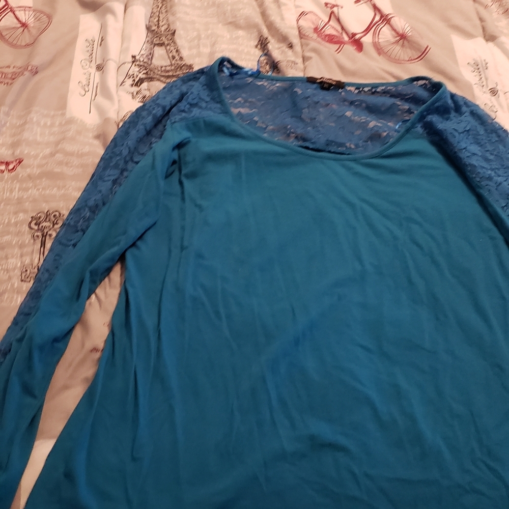 Shirts - Picture 7 of 8